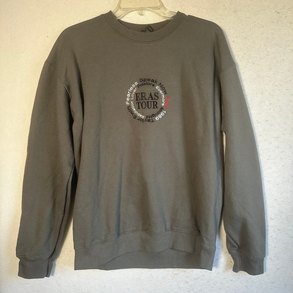 Gildan Taylor Eras Tour Embroidered Gray Sweatshirt Women Medium Midnights Red